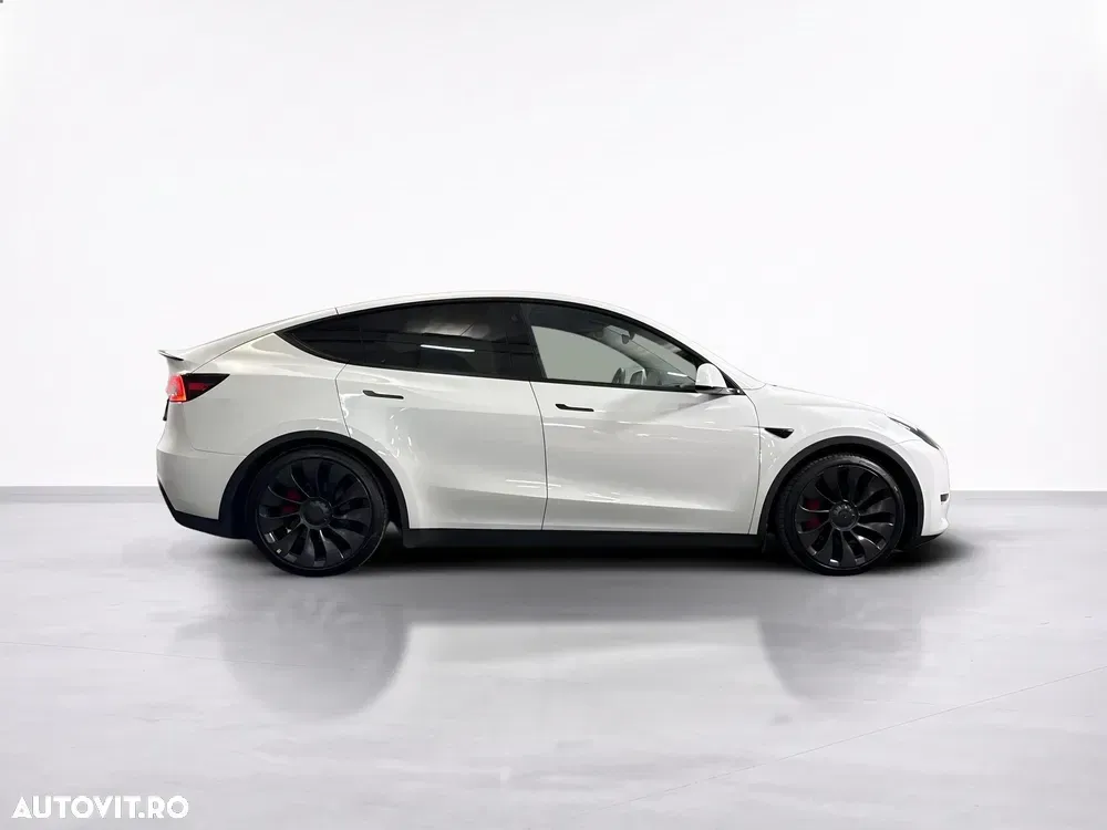 Tesla Model Y — imagine 6