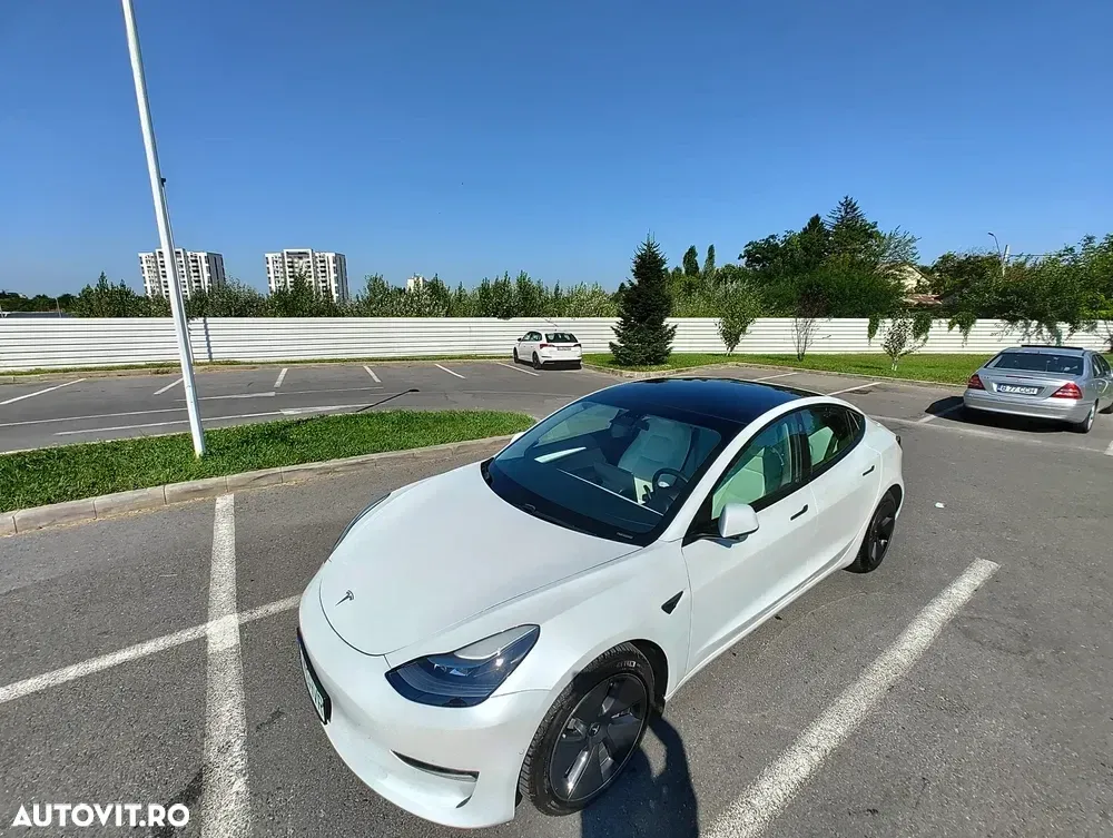 Tesla Model 3 Langstreckenbatterie Allradantrieb Dual Motor — imagine 5