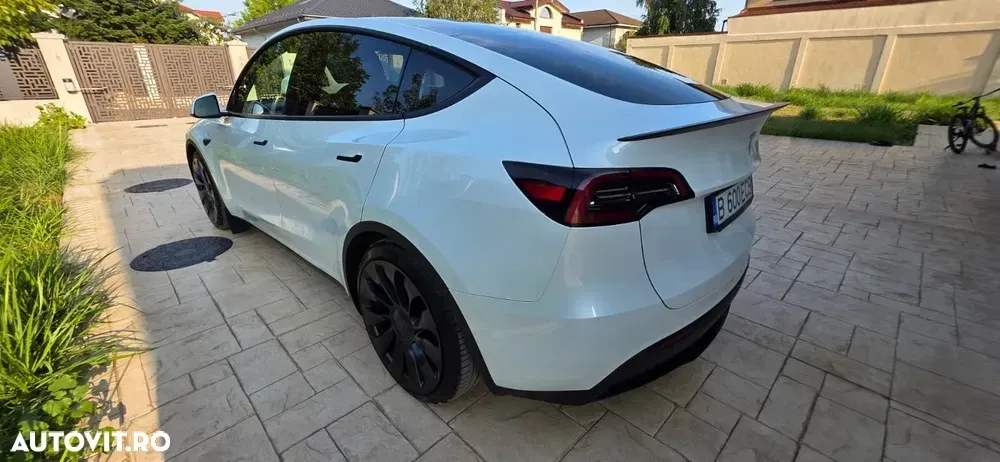 Tesla Model Y AWD Performance — imagine 5