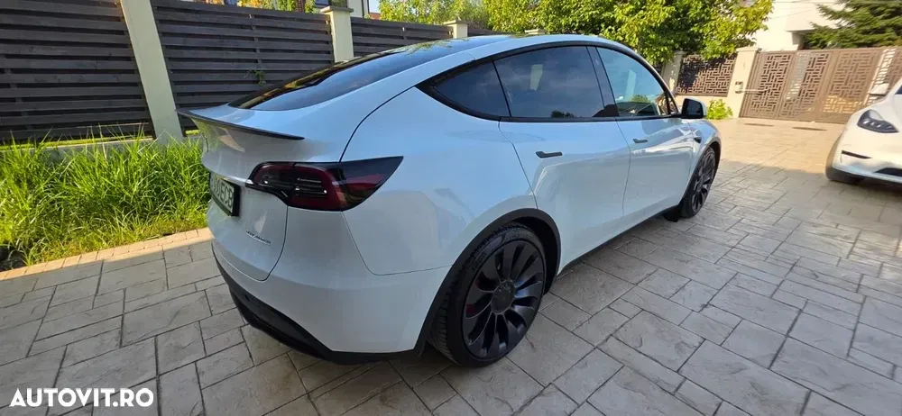 Tesla Model Y AWD Performance — imagine 2