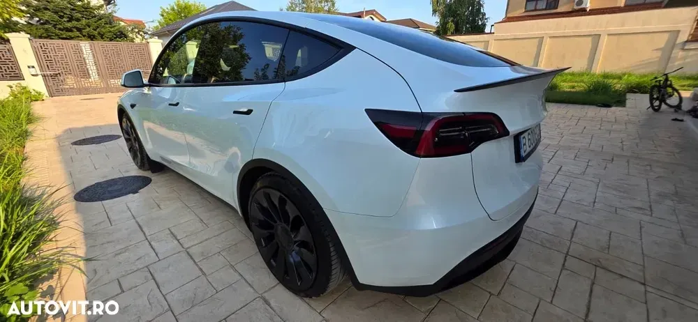 Tesla Model Y AWD Performance — imagine 3