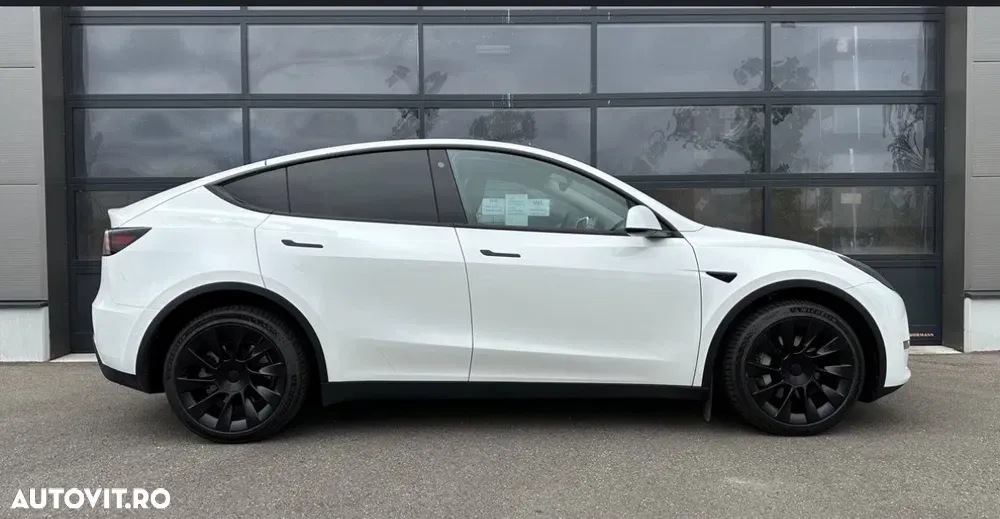 Tesla Model Y — imagine 2