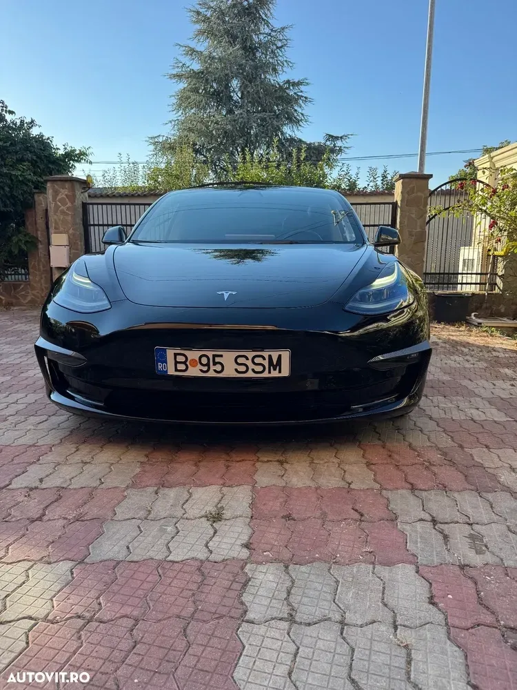 Tesla Model 3 — imagine 6