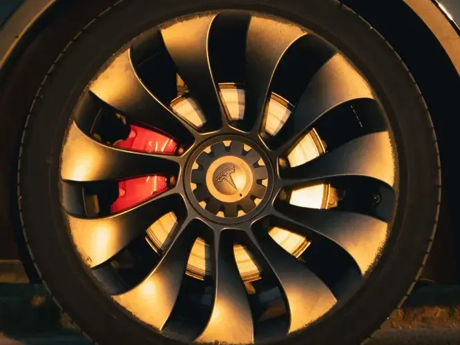 Tesla Model Y AWD Performance