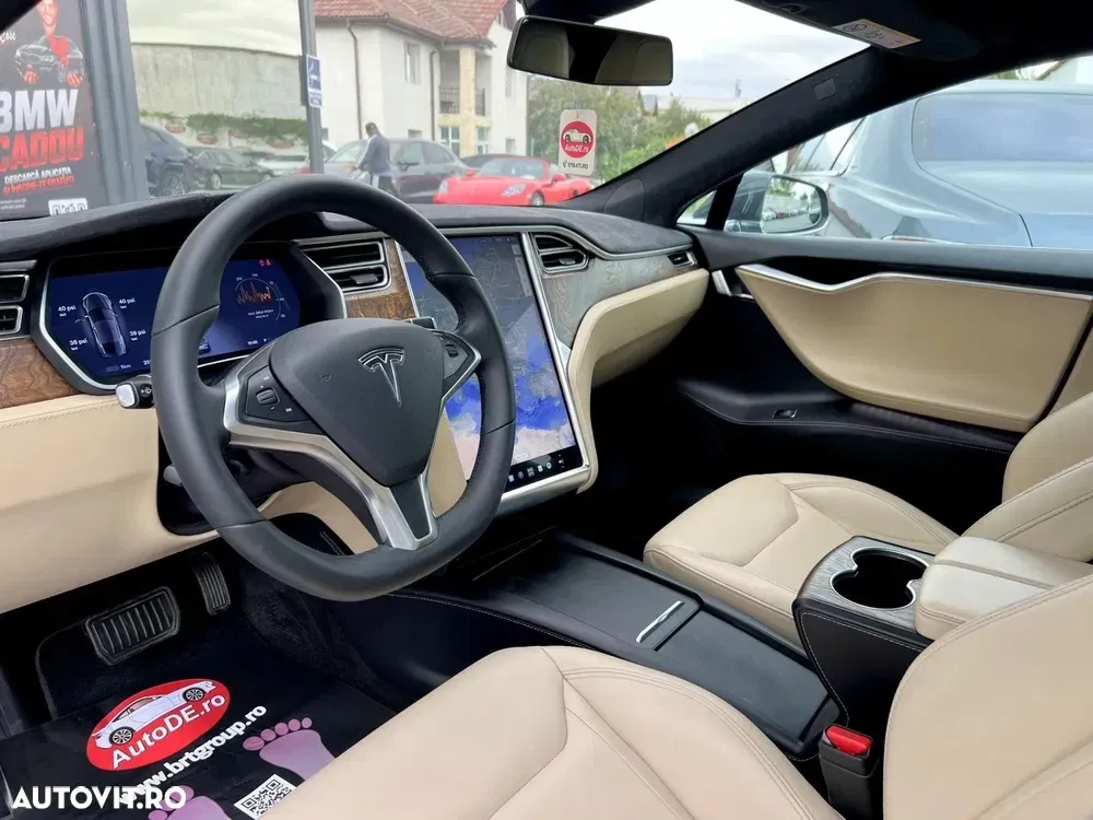 Tesla Model S — imagine 5
