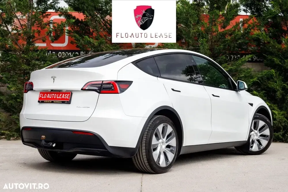 Tesla Model Y Long Range Dual Motor AWD — imagine 4