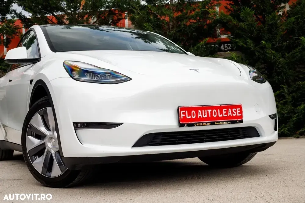 Tesla Model Y Long Range Dual Motor AWD — imagine 5