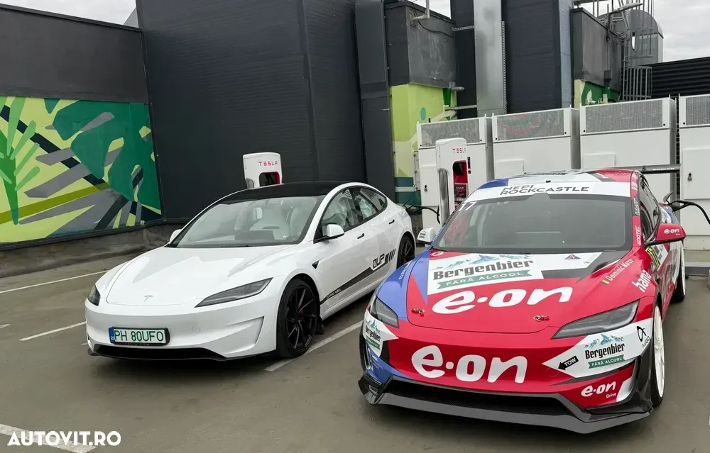 Tesla Model 3 — imagine 4