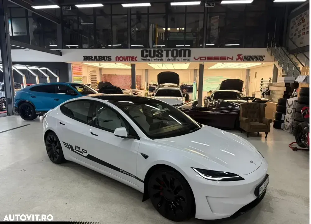 Tesla Model 3 — imagine 6