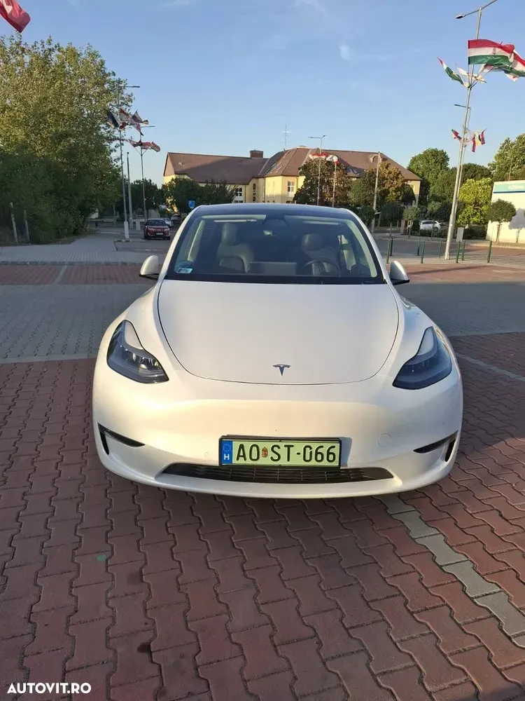 Tesla Model Y — imagine 2