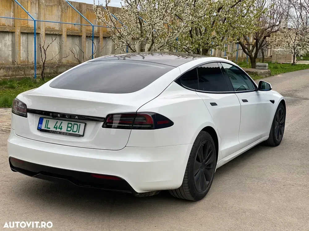 Tesla Model S — imagine 3