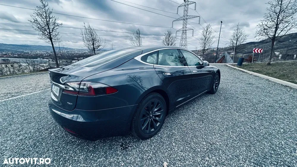 Tesla Model S — imagine 6