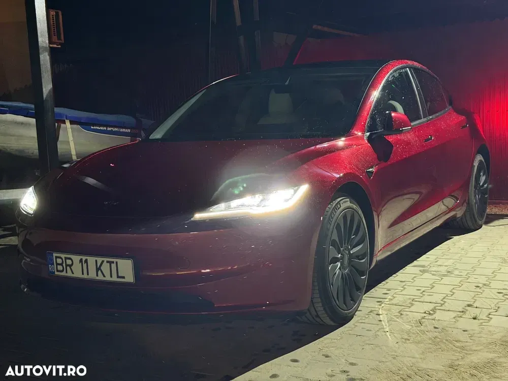 Tesla Model 3 — imagine 6
