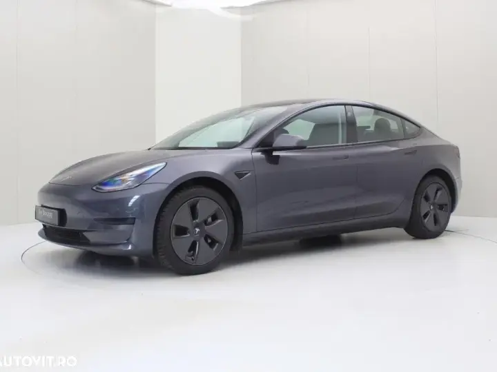 Tesla Model 3 RWD