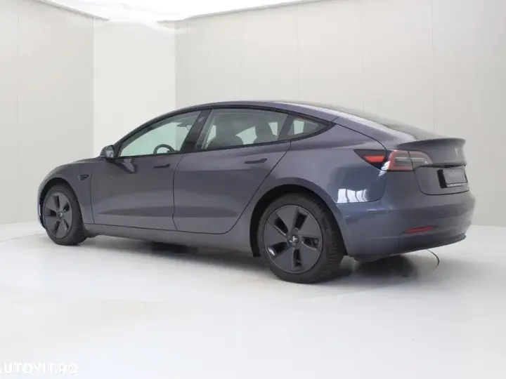 Tesla Model 3 RWD