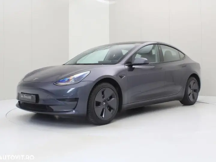 Tesla Model 3 RWD