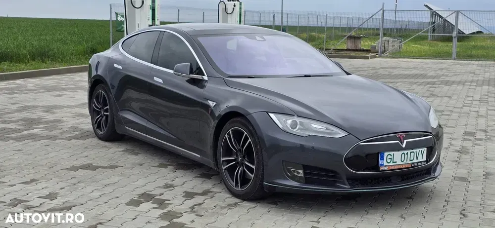Tesla Model S — imagine 2