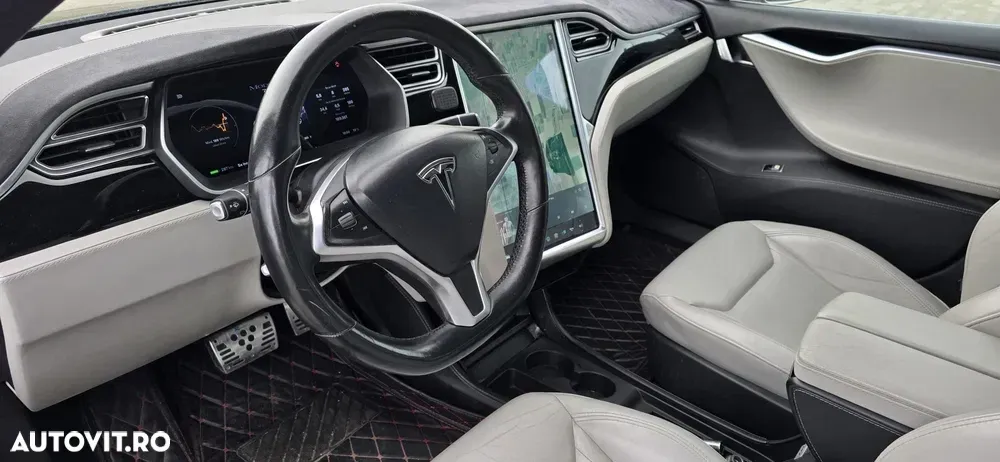 Tesla Model S — imagine 5