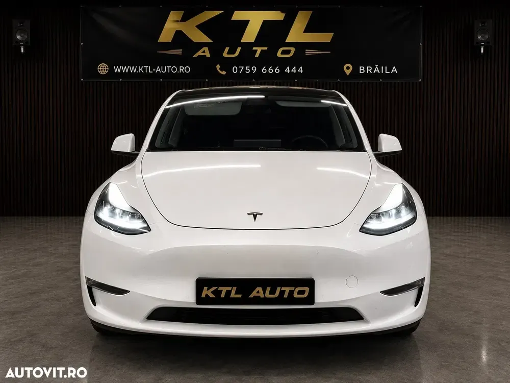 Tesla Model Y — imagine 5