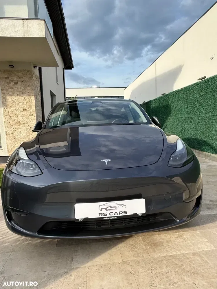 Tesla Model Y — imagine 6