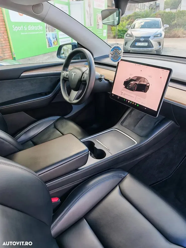 Tesla Model Y — imagine 6