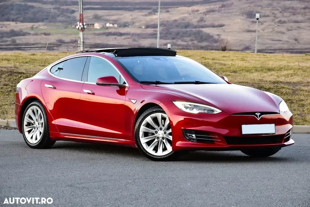 Tesla Model S — imagine 3