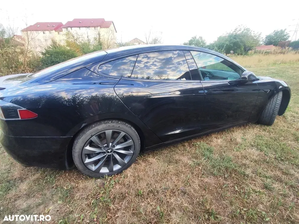 Tesla Model S — imagine 3