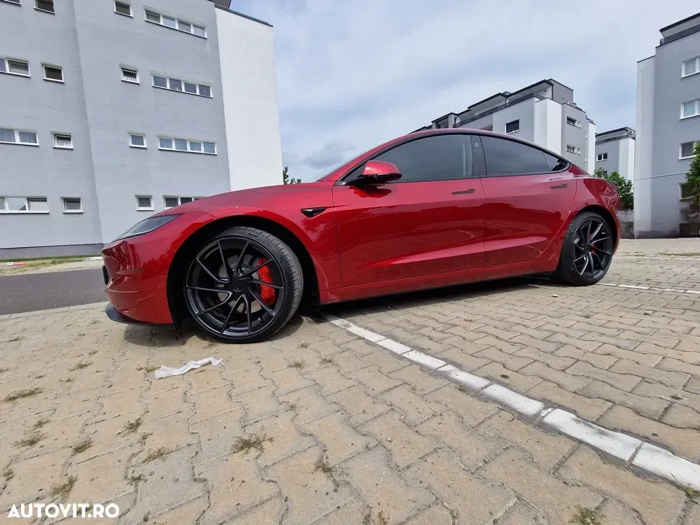 Tesla Model 3 — imagine 2
