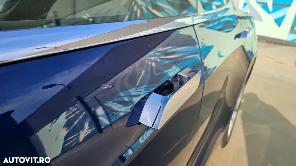 Tesla Model S — imagine 5