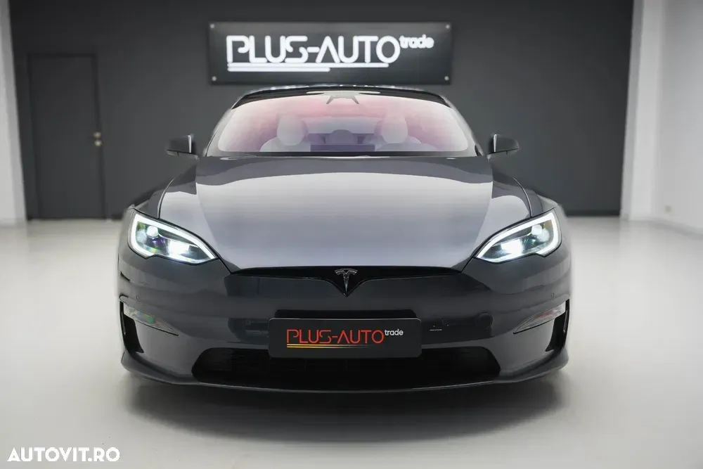 Tesla Model S — imagine 4