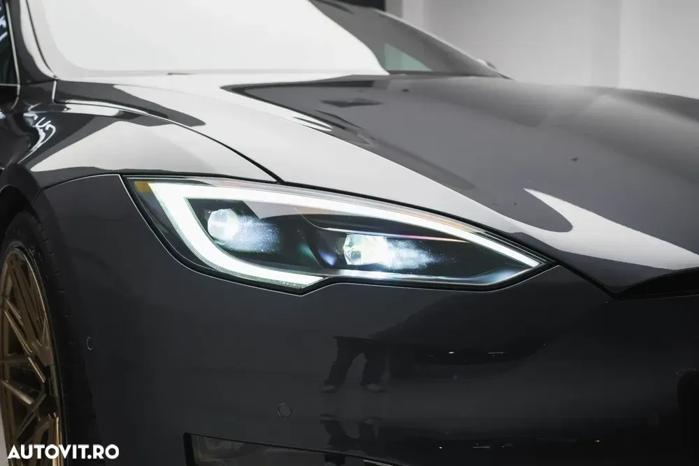 Tesla Model S — imagine 3
