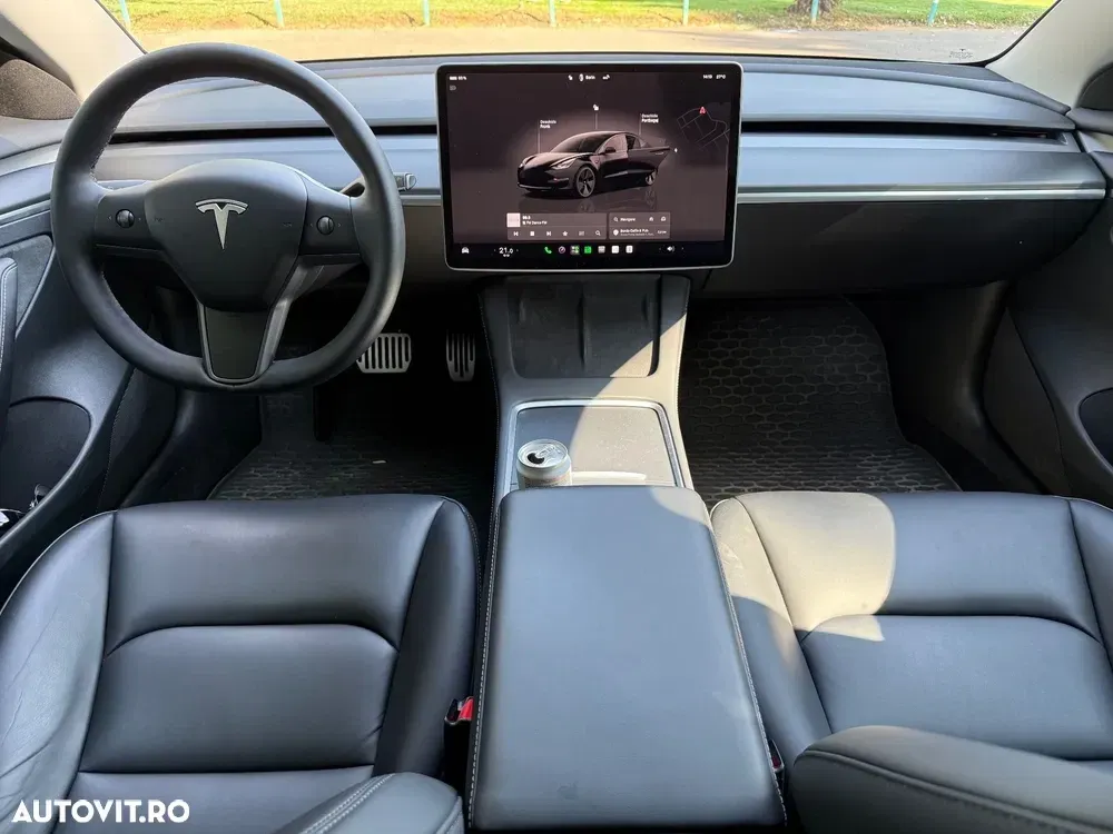 Tesla Model 3 — imagine 6