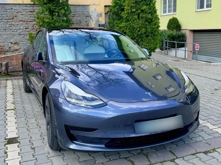 Tesla Model 3 Standard Reichweite Plus Hinterradantrieb