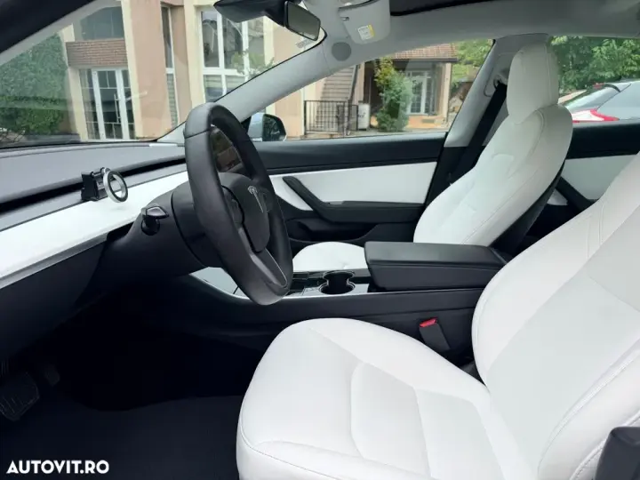 Tesla Model 3 Standard Reichweite Plus Hinterradantrieb