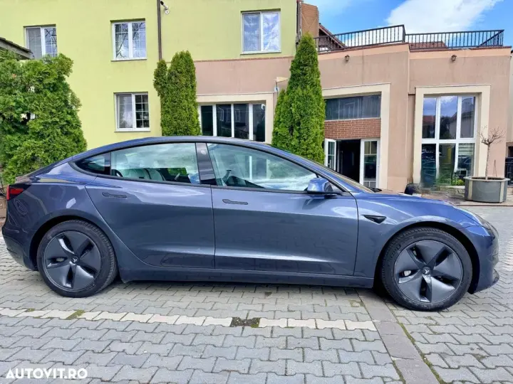 Tesla Model 3 Standard Reichweite Plus Hinterradantrieb