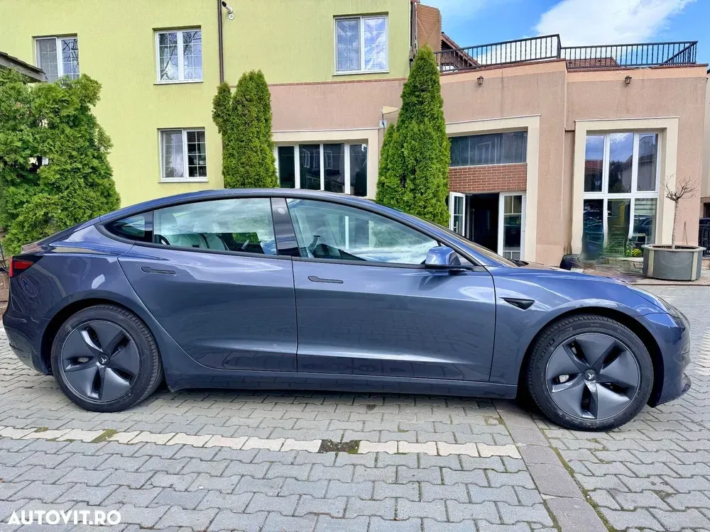 Tesla Model 3 Standard Reichweite Plus Hinterradantrieb — imagine 3