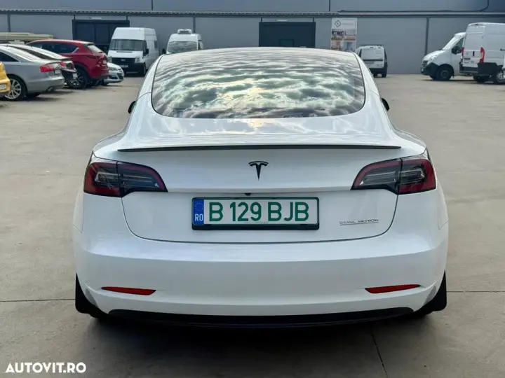 Tesla Model 3 Performance