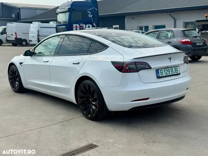 Tesla Model 3 Performance