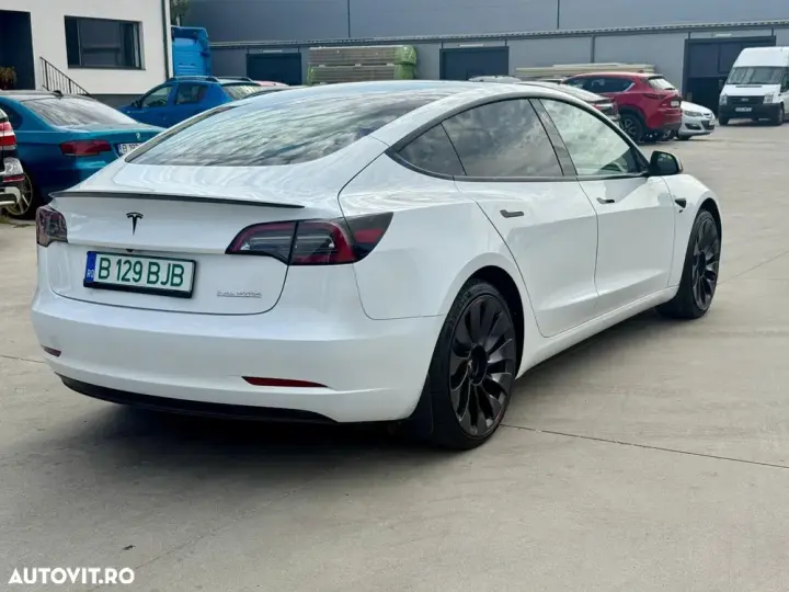 Tesla Model 3 Performance