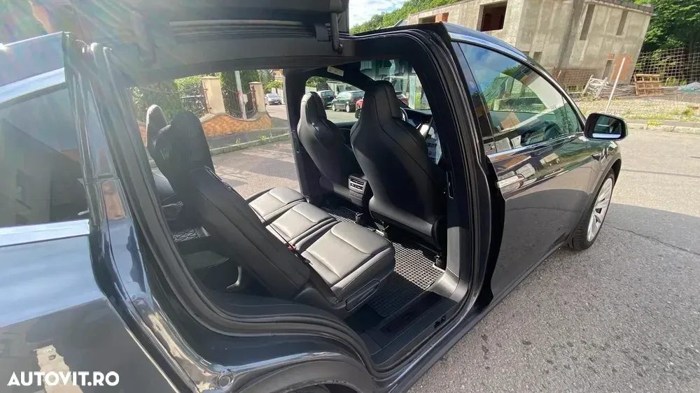 Tesla Model X — imagine 3