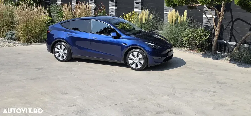 Tesla Model Y — imagine 3