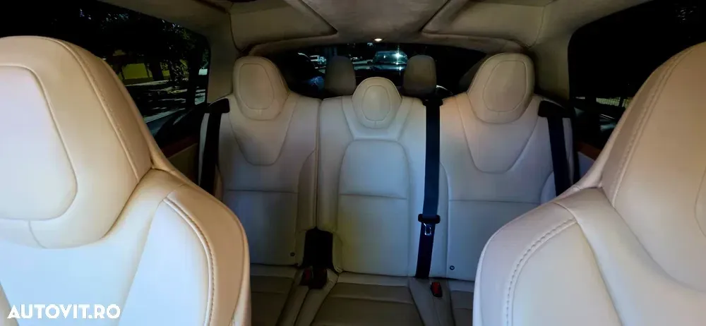 Tesla Model X — imagine 2