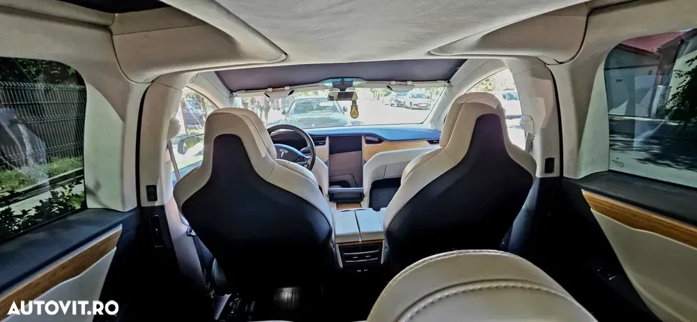 Tesla Model X — imagine 3