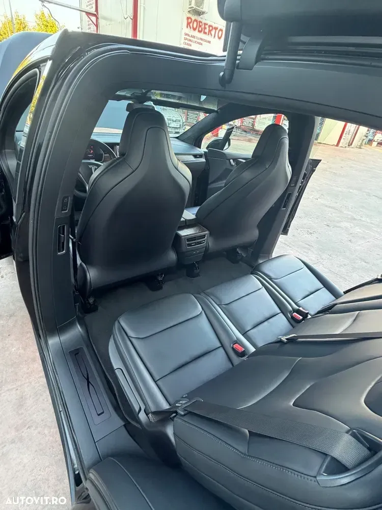 Tesla Model X — imagine 6