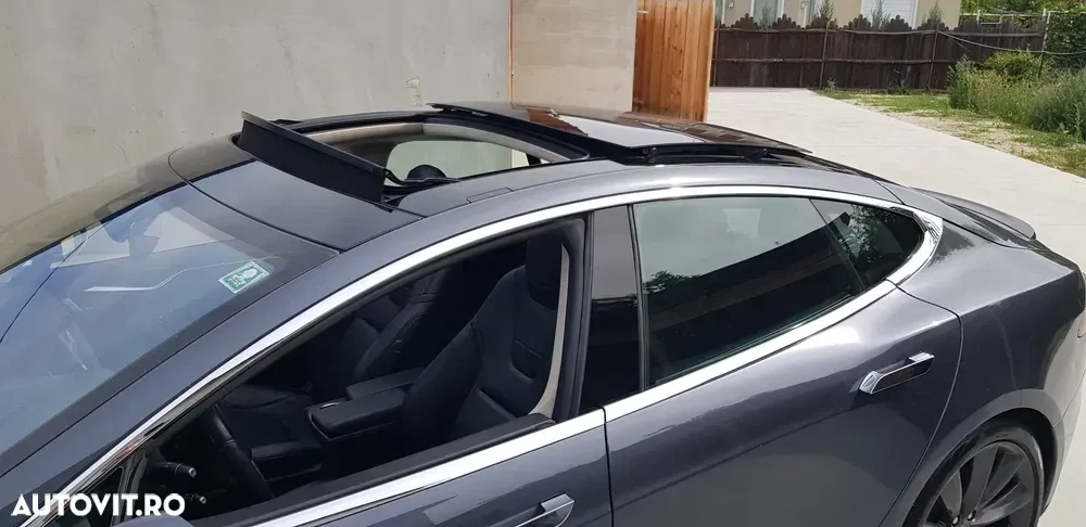 Tesla Model S — imagine 3