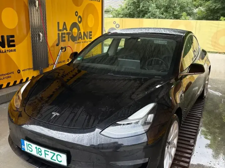 Tesla Model 3 Langstreckenbatterie Allradantrieb Dual Motor