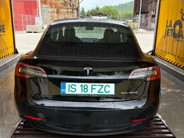 Tesla Model 3 Langstreckenbatterie Allradantrieb Dual Motor