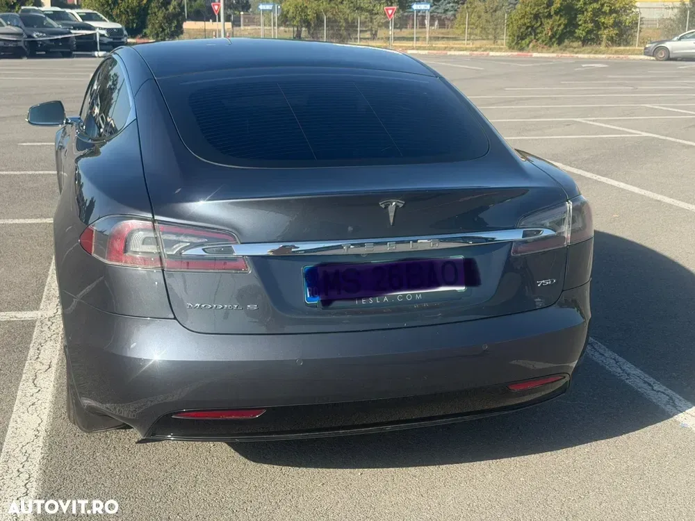 Tesla Model S — imagine 3