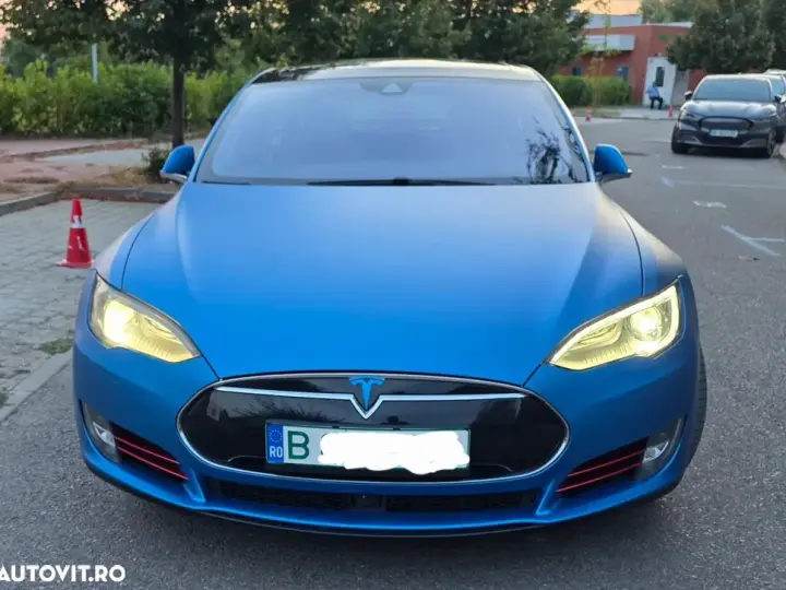 Tesla Model S 90D Allradantrieb Performance