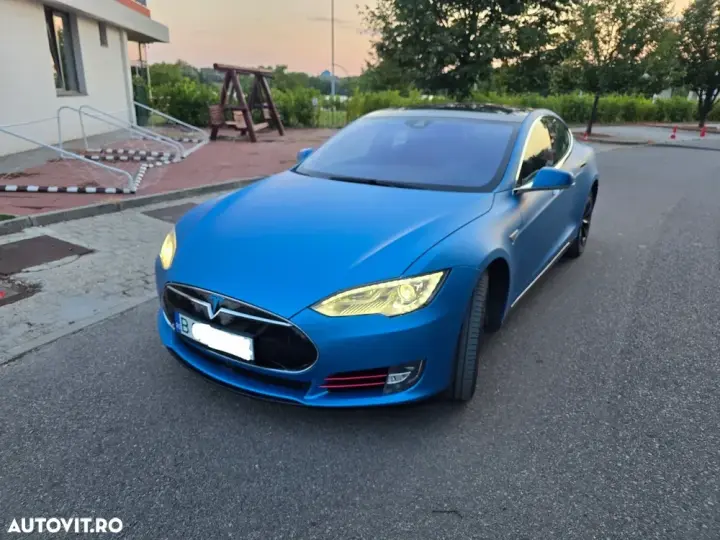 Tesla Model S 90D Allradantrieb Performance